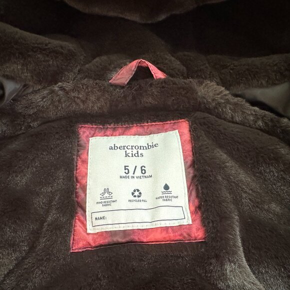 Abercrombie Kids Cozy Pattern Faux Fur Lined Puffer Coat Red Dye Effect 5/6 - Picture 12 of 16